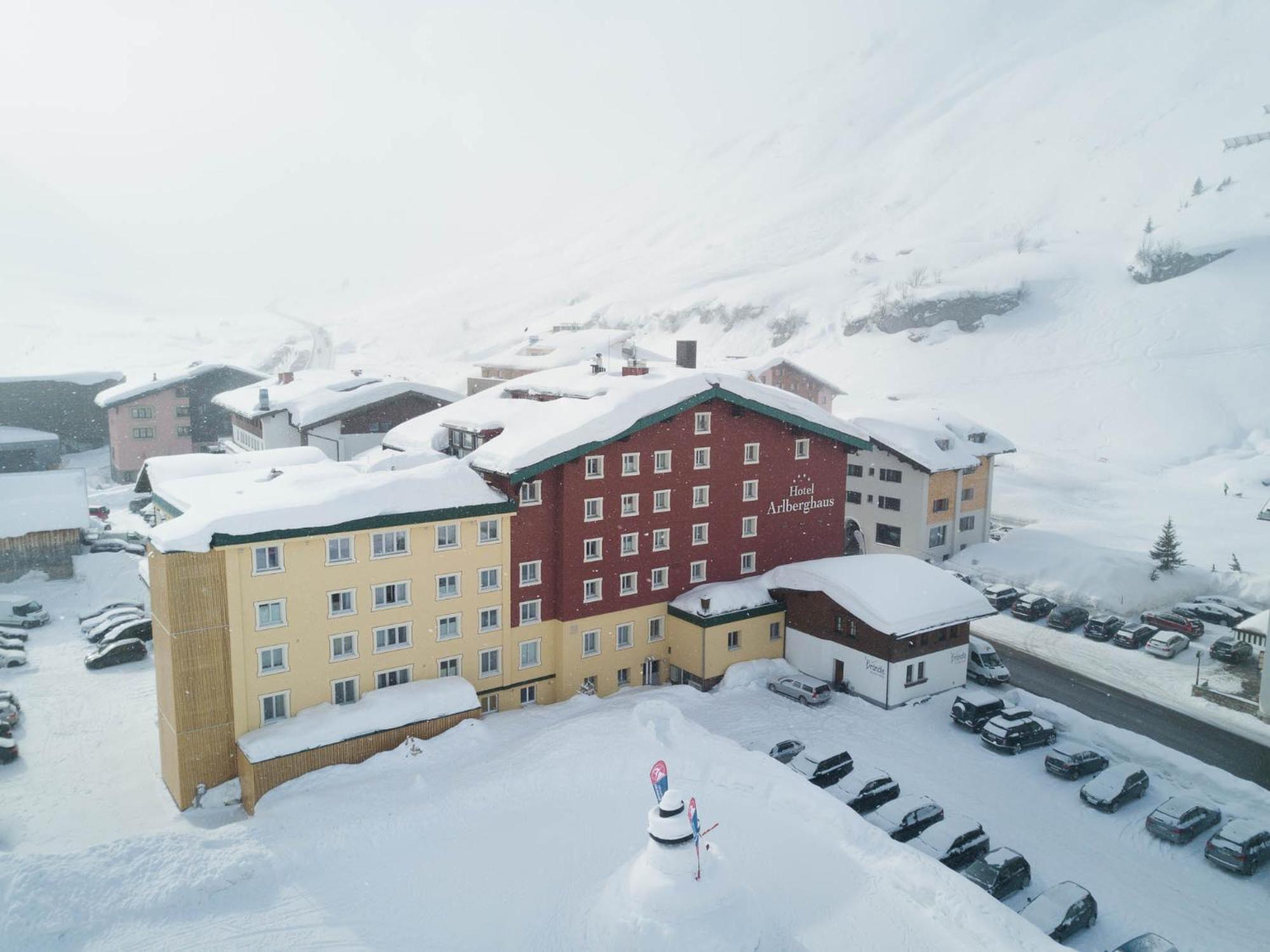 Arlberghaus Hotel Zuers Bagian luar foto